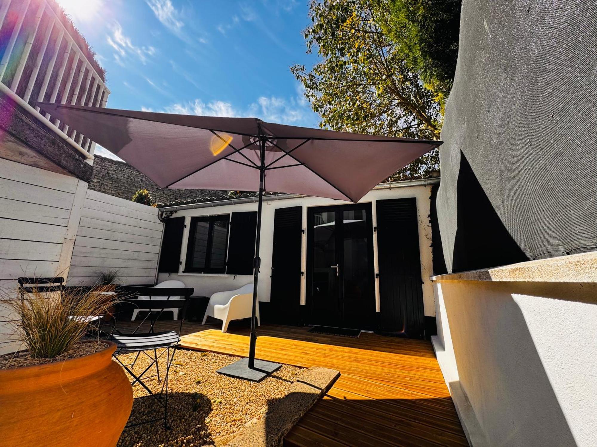 Le Petit Re, Hypercentre, Garage Prive, Terrasse Apartamento Niort Exterior foto